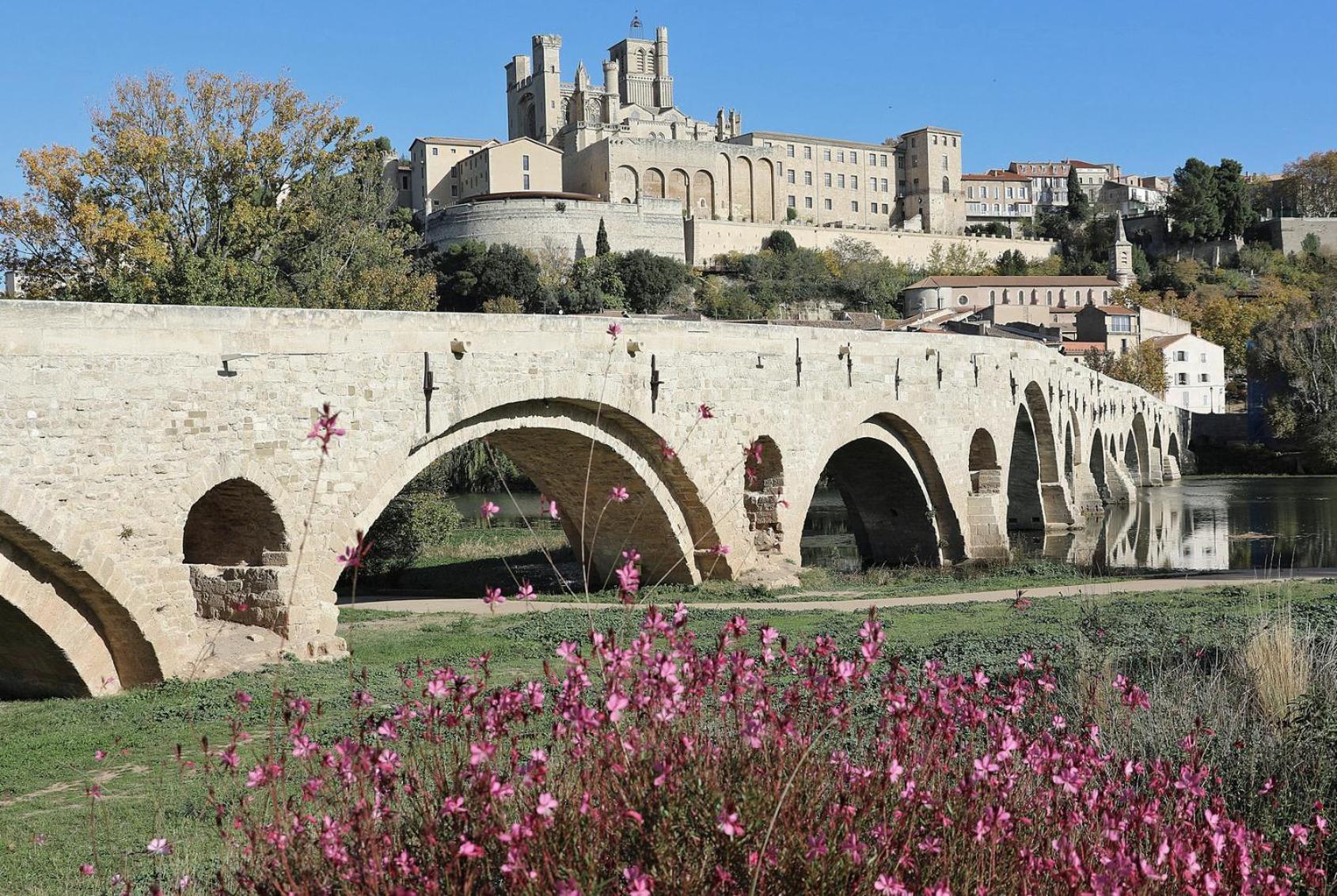 Remarkable Flat In The Historical Part Of Beziers Luaran gambar